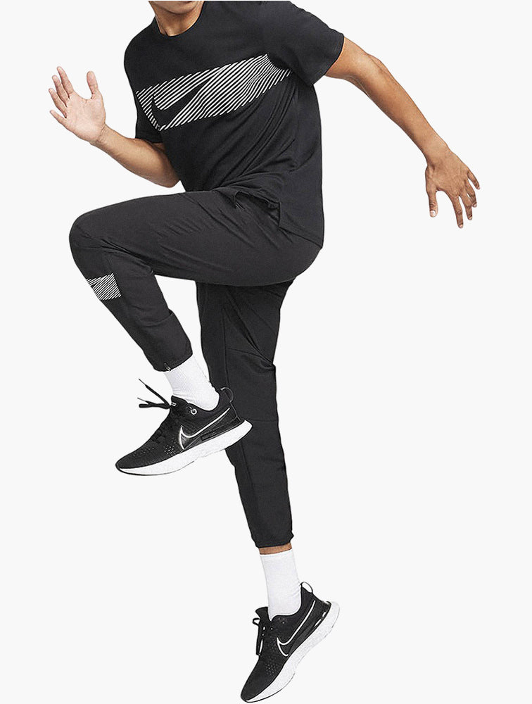 Nike Miler Flash T-Shirt detail
